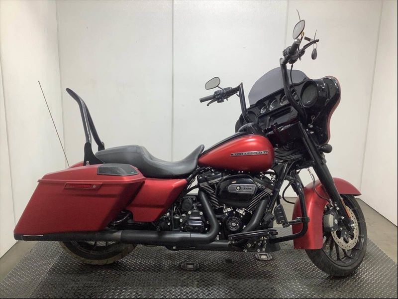 2019 Harley-Davidson Street Glide in a WICKED RED DNM exterior color. BMW Motorcycles of Temecula – Southern California (951) 506-6903 bmwmotorcyclesoftemecula.com 