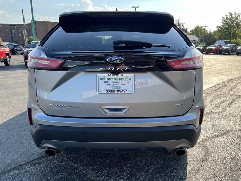 2022 Ford Edge Titanium photo 5