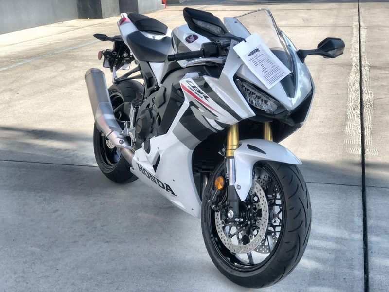 New 2027 Honda CBR1000RR ABS Image 11