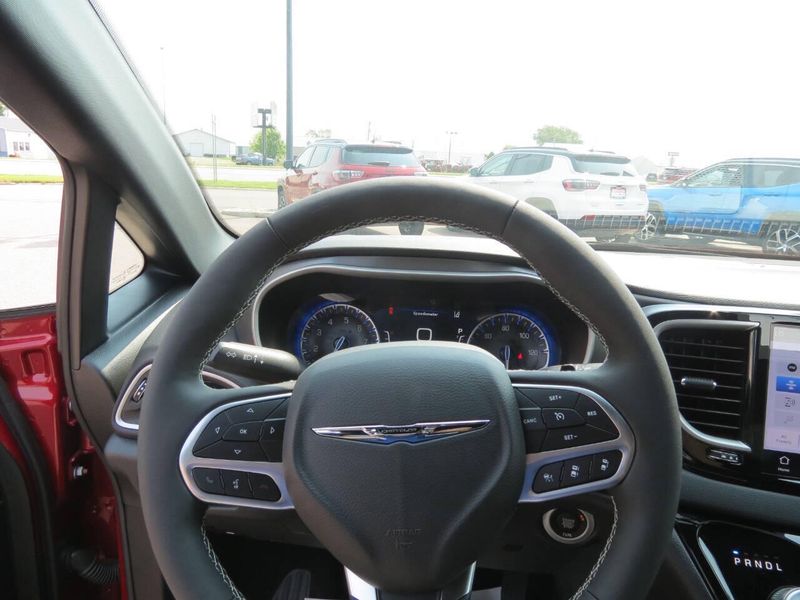New 2026 Chrysler Voyager LxImage 12