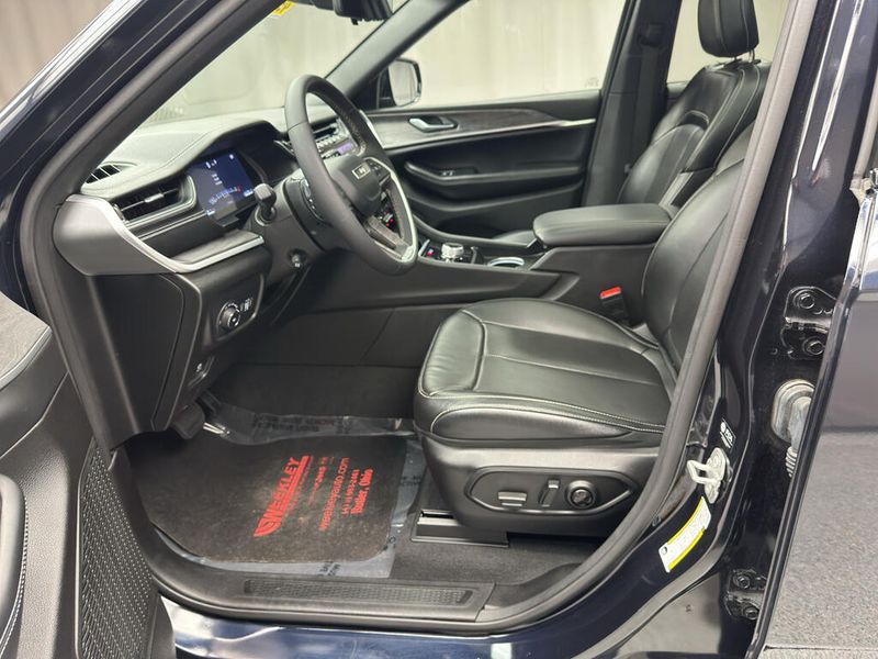 Used 2024 Jeep Grand Cherokee LimitedImage 9