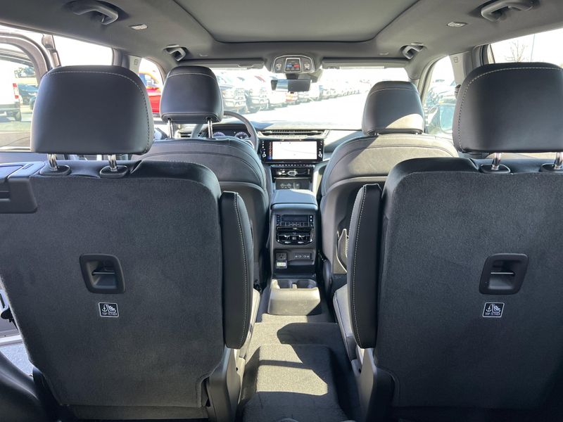 New 2026 Jeep Grand Cherokee L Limited Reserve 4x4Image 21