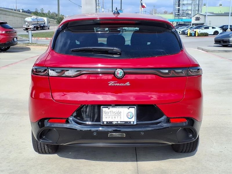 New 2025 Alfa Romeo Tonale AwdImage 8