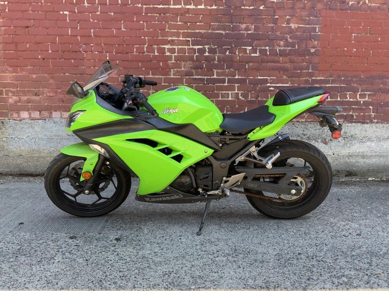 Used 2015 Kawasaki EX300AES NINJA 