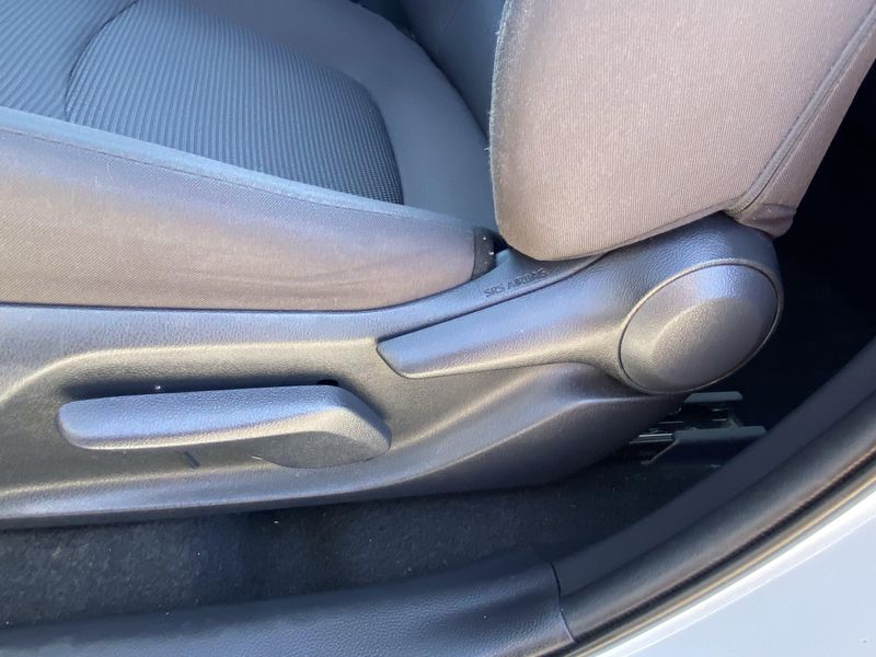 Used 2021 Toyota RAV4 LEImage 17