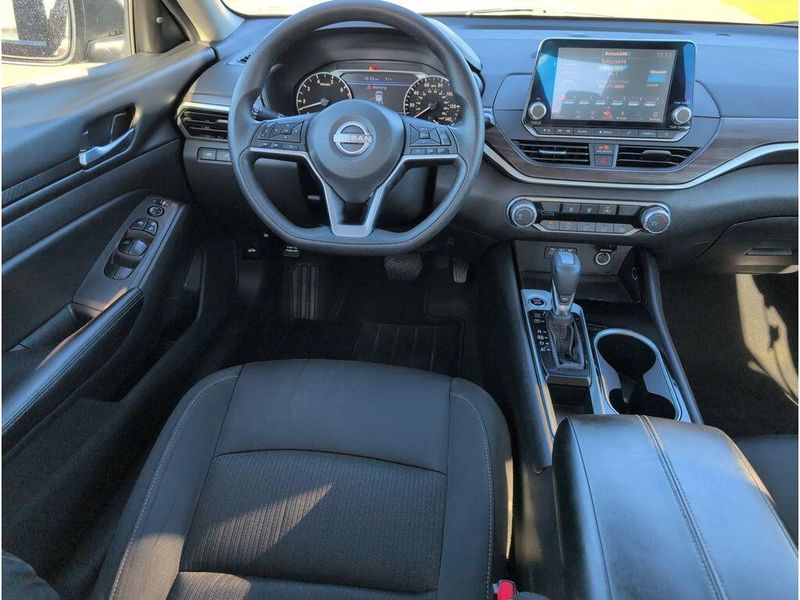 Used 2024 Nissan Altima 2.5 SVImage 31