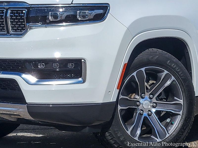 2022 Jeep Grand Wagoneer I photo 3
