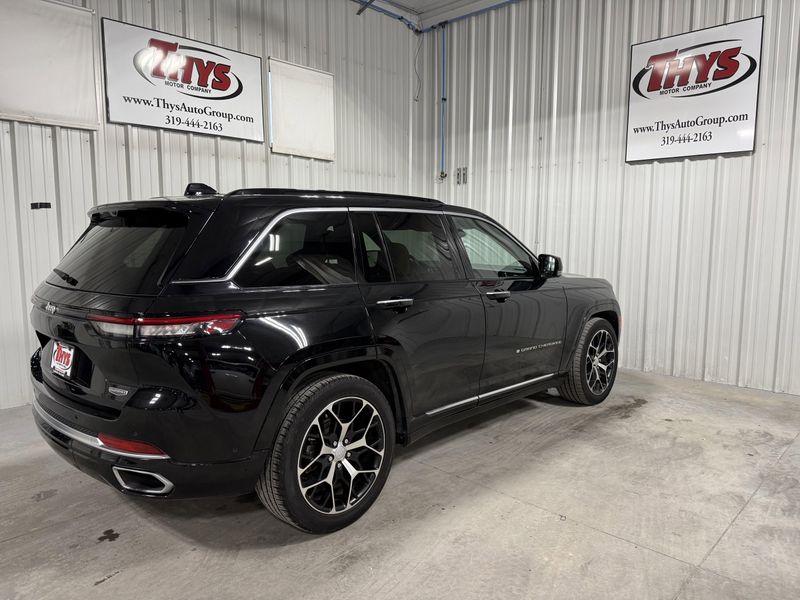2024 Jeep Grand Cherokee Summit Reserve photo 3