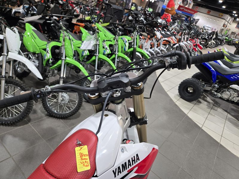 NEW 2026 YAMAHA YZ250F 70TH ANNIVERSARY EDITION Image 15