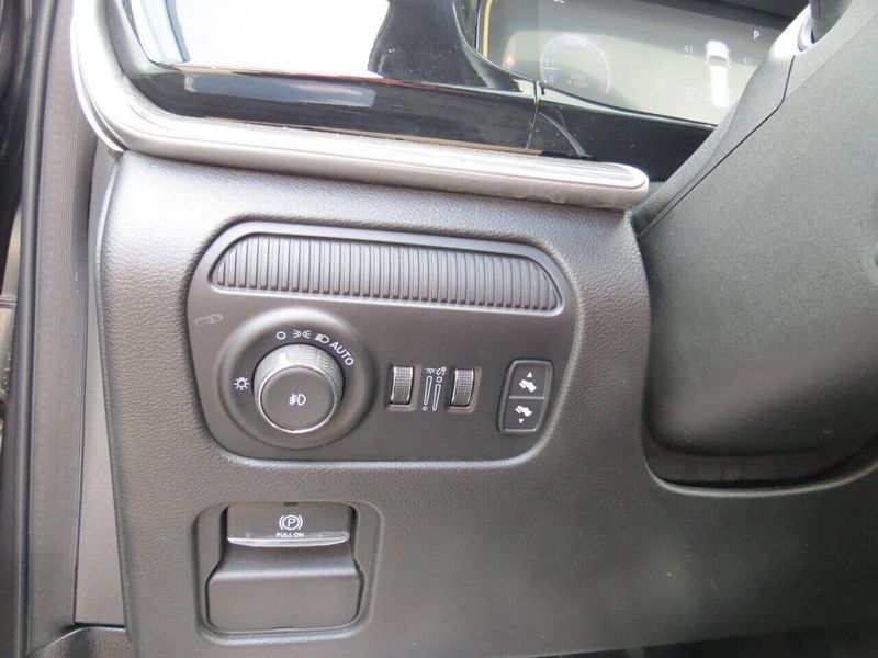 2022 Wagoneer Series III 4x4 4dr SUV in a Gray exterior color and Blackinterior. Militello Motors ​507-200-4344 militellomotors.net 