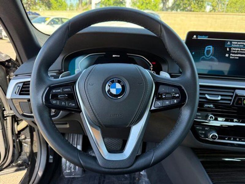 Used 2023 BMW 5 Series 530e iPerformanceImage 23