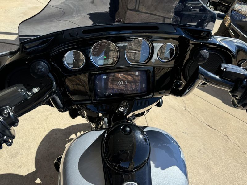 2019 HARLEY STREET GLIDE SPECIAL GRAYImage 9