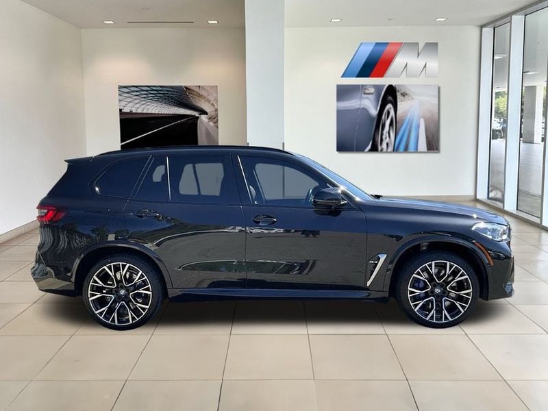 2021 BMW X5 M BaseImage 9