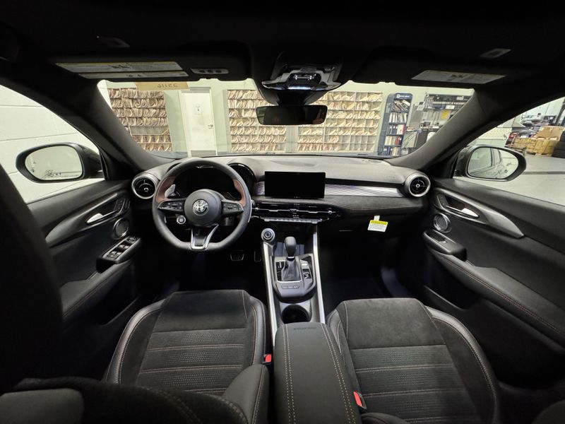 New 2025 Alfa Romeo Tonale Intensa Hybrid EawdImage 16