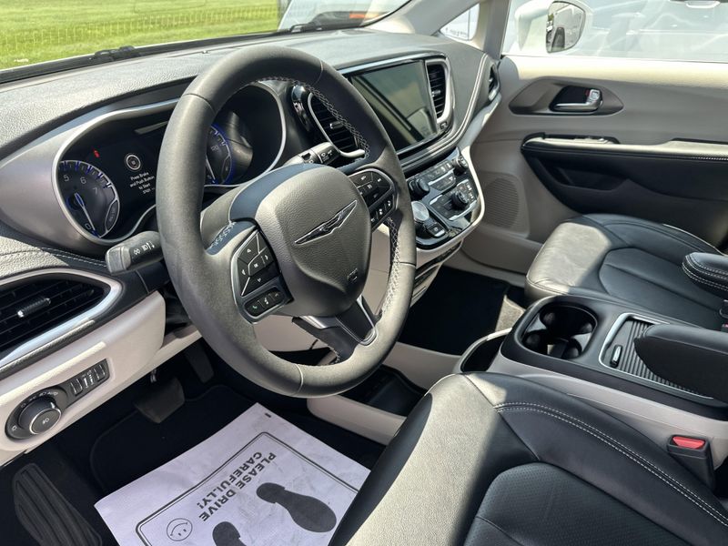 2022 Chrysler Pacifica Touring LImage 23