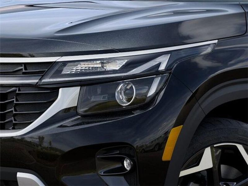 2025 Kia Seltos EXImage 10