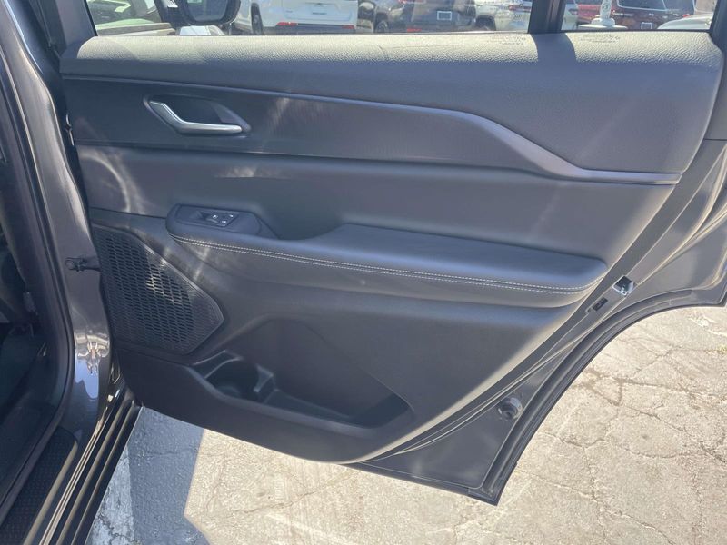 New 2026 Jeep Grand Cherokee L Laredo 4x2