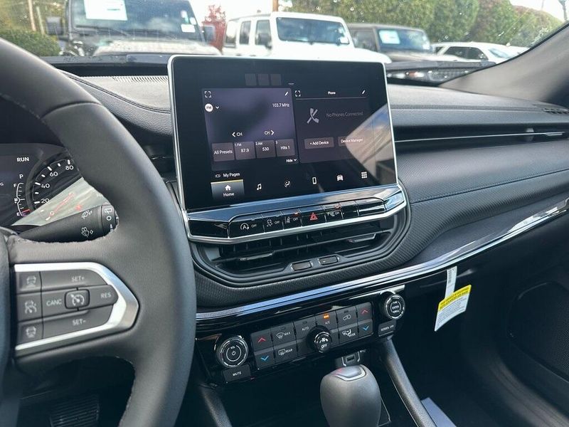 2026 Jeep Compass Limited Altitude photo 3