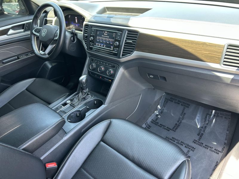 Used 2022 Volkswagen Atlas 2.0T SEImage 9
