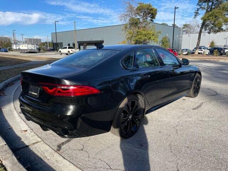 2024 Jaguar XF R-Dynamic SE