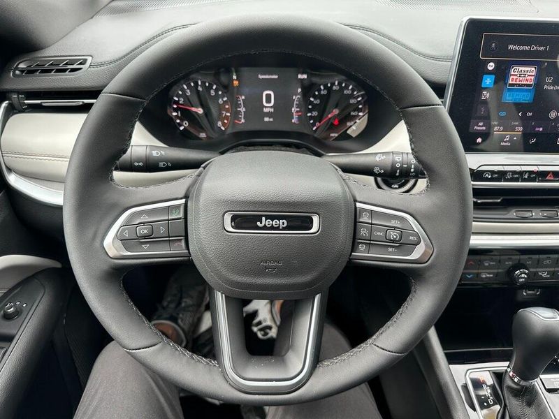 2025 Jeep Compass Limited 4x4Image 2