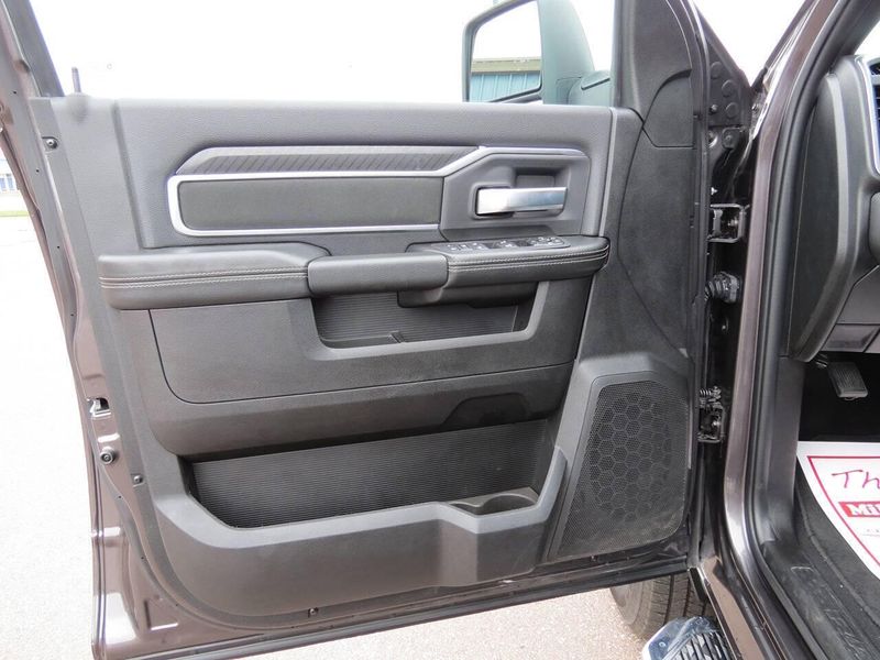 Used 2026 RAM 2500 Big Horn 4x4 4dr Crew Cab 6.3 ft. SB PickupImage 4