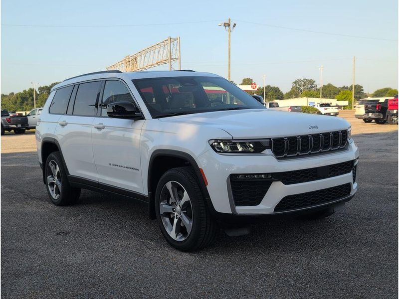 New 2026 Jeep Grand Cherokee L Limited 4x4Image 7