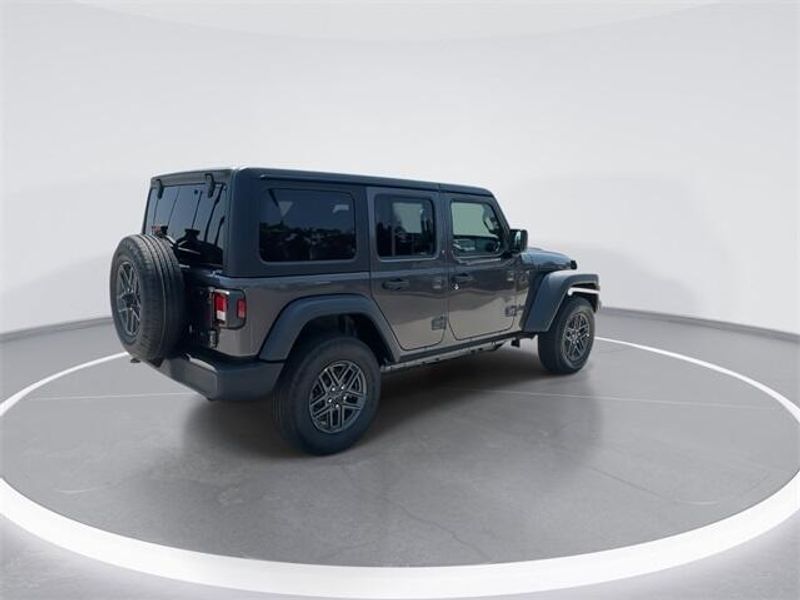 2025 Jeep Wrangler Unlimited Sport S photo 8