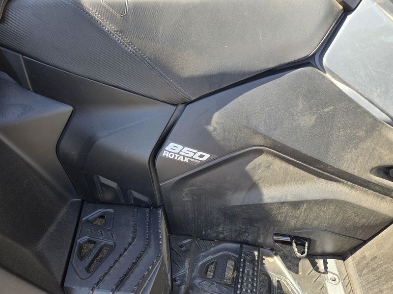 NEW 2026 CAN-AM OUTLANDER MAX 6X6 DPS 850 Image 10