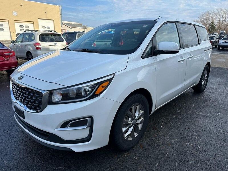 2020 Kia Sedona LXImage 8