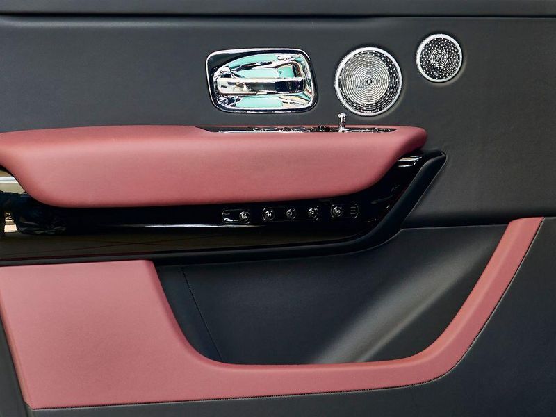 New 2027 Rolls-Royce Cullinan Image 16