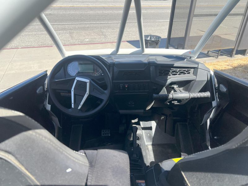 2021 Polaris RZR XP 1000 SPORT WHITE LIGHTNING SPORT Image 10