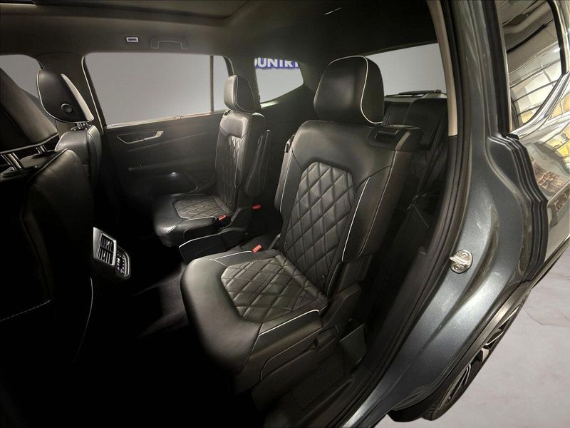 Used 2024 Volkswagen Atlas SEL Premium AWD R-Line w/Sunroof/NavImage 24