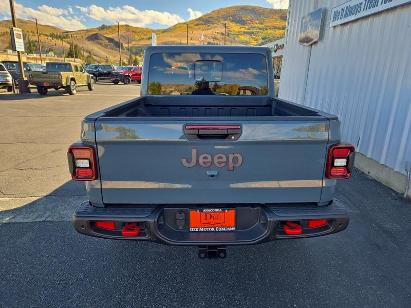 2025 Jeep Gladiator Rubicon photo 3