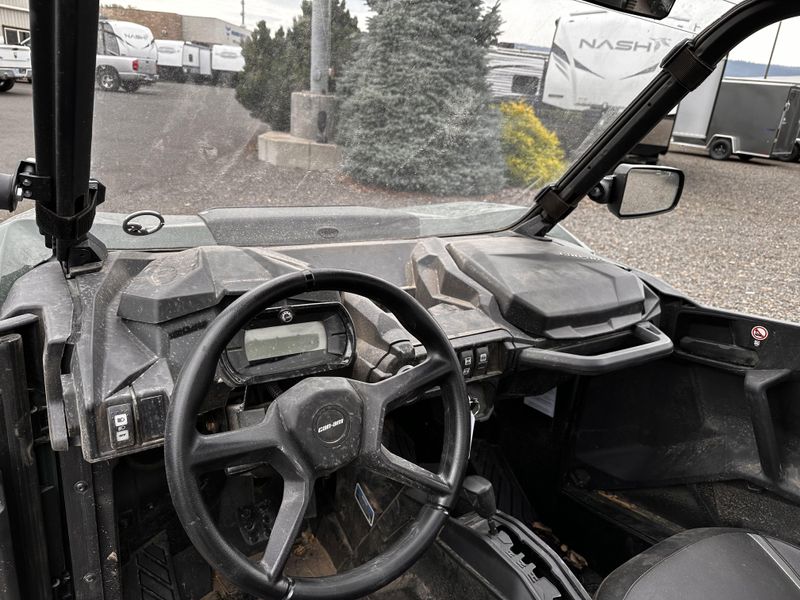Used 2023 Can-Am COMMANDER DPS 700 Image 7