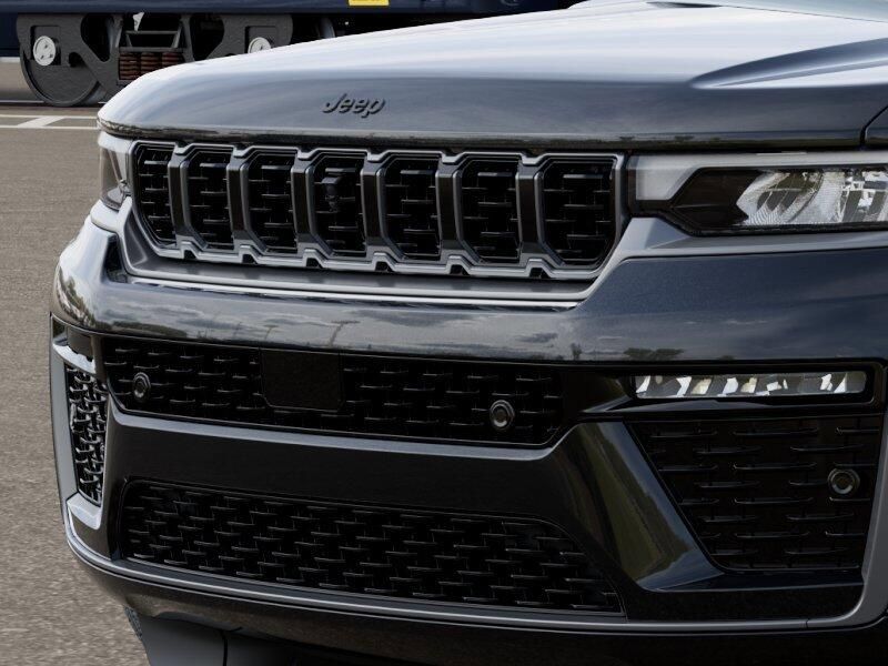 New 2026 Jeep Grand Cherokee L Summit 4x4Image 11