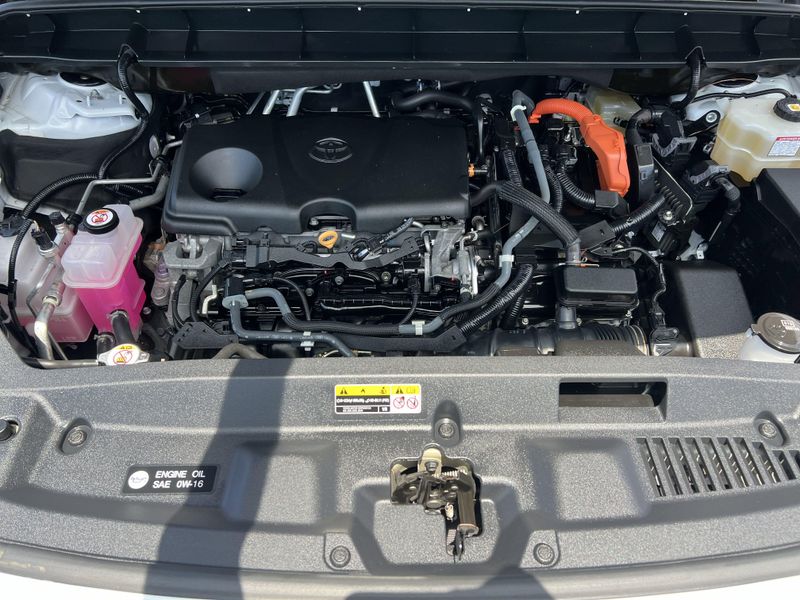 Used 2020 Toyota Highlander Hybrid XLEImage 37