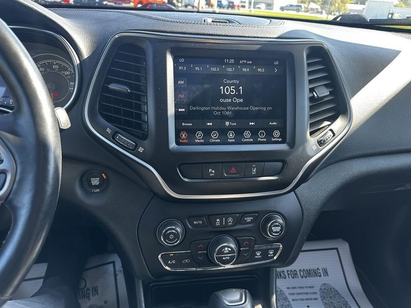2021 Jeep Cherokee Altitude Latitude Lux photo 18