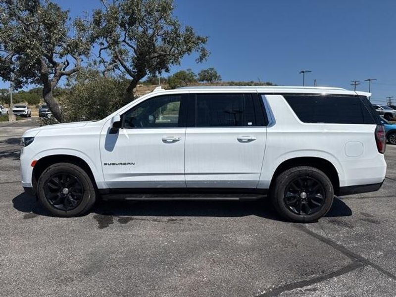 2024 Chevrolet Suburban LS photo 8