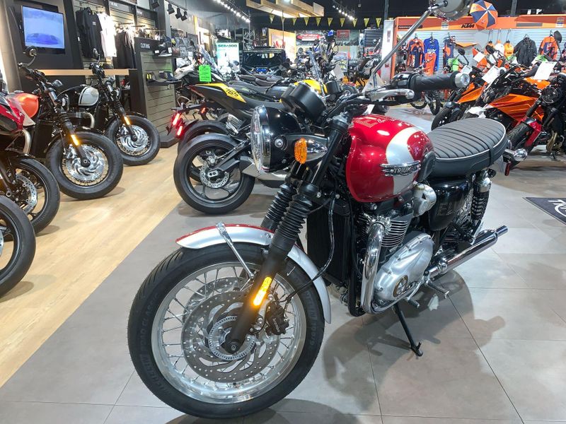 New 2025 Triumph BONNEVILLE T120 ELVIS EDITION Image 25