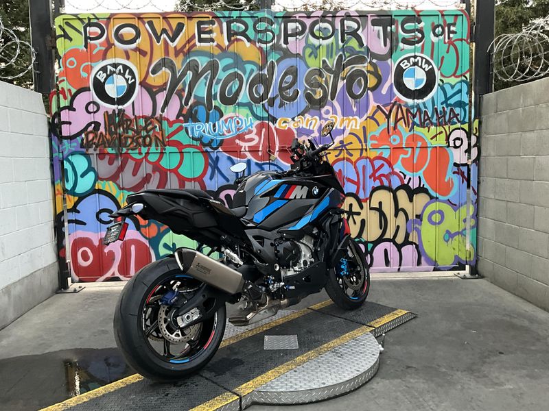 New 2026 BMW M 1000 XR Image 5