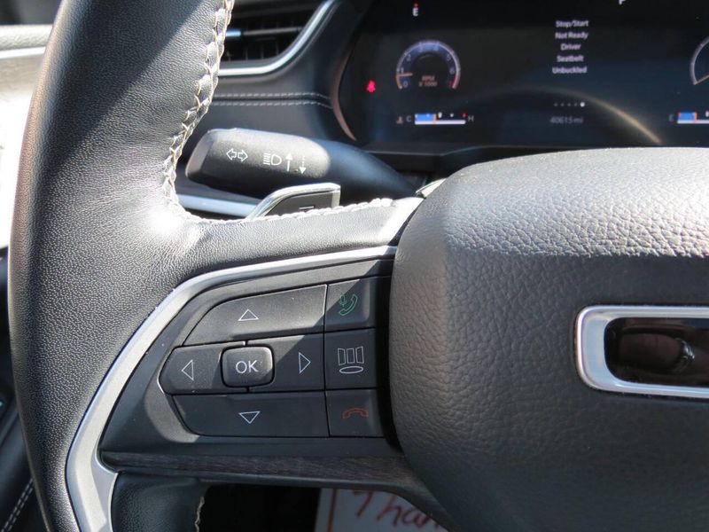 2022 Jeep Grand Cherokee L Limited 4x4 4dr SUVImage 12