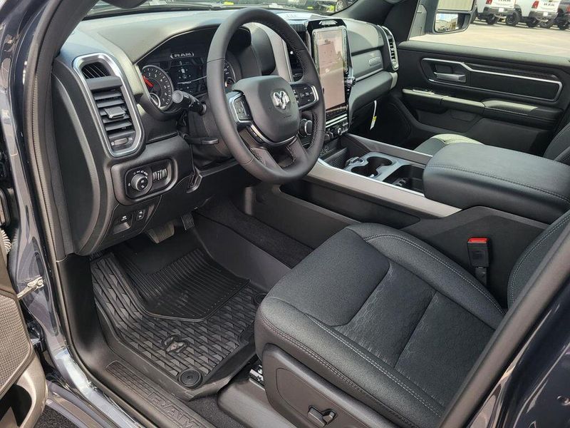 2025 RAM 1500 Big Horn Crew Cab 4x4 5