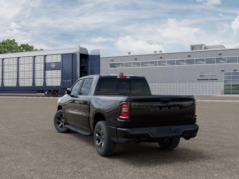 New 2027 RAM 1500 Express Crew Cab 4x4 5