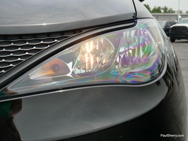 New 2025 Chrysler Voyager LxImage 19