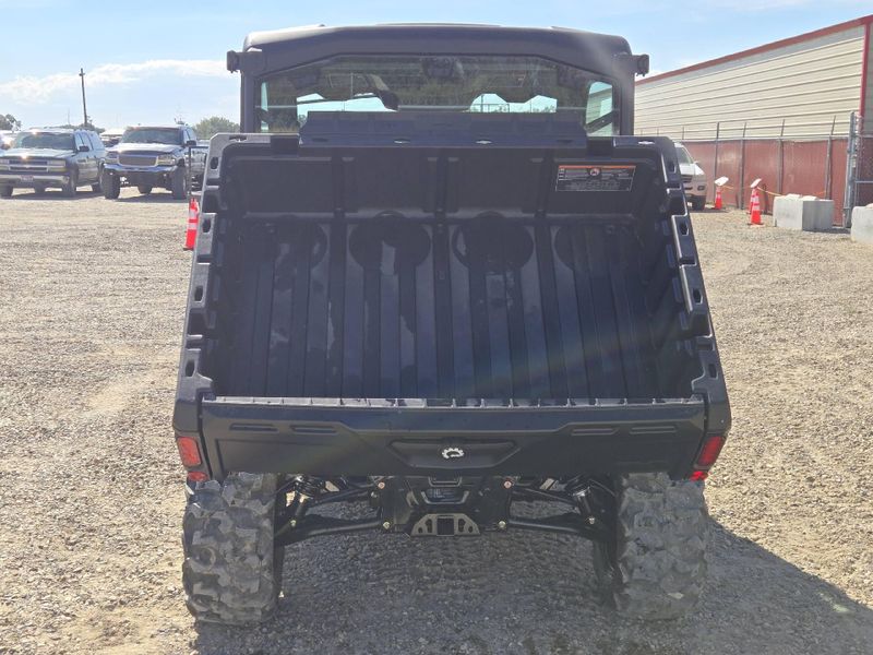 New 2027 Can-Am DEFENDER DPS CAB HD9 