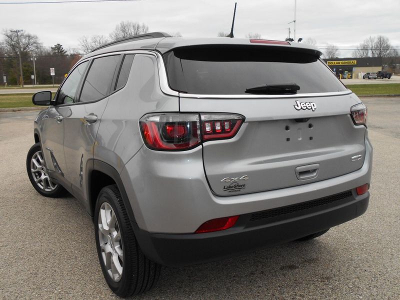 2022 Jeep Compass Latitude LuxImage 3