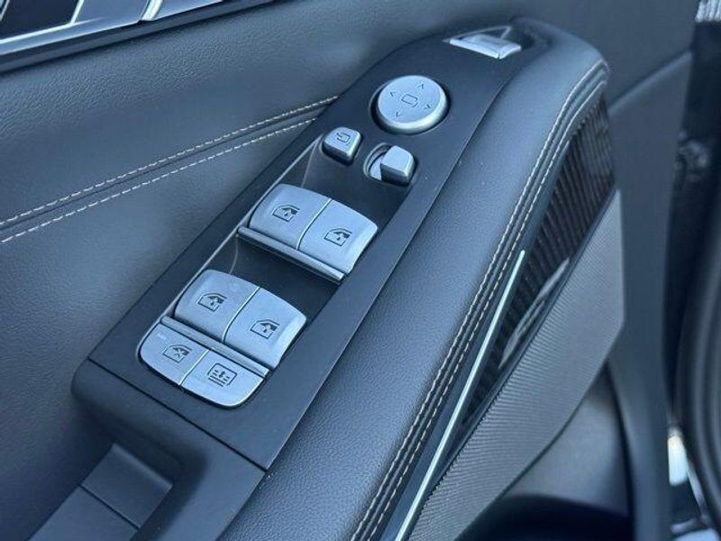 Used 2025 BMW X7 M60iImage 18