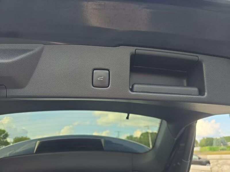 2022 Ford Escape Titanium photo 6