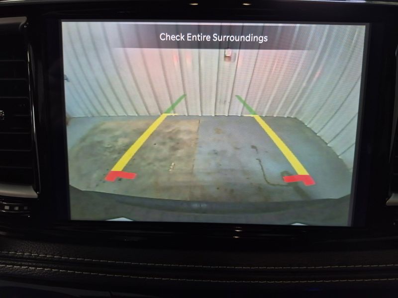 New 2025 Chrysler Pacifica SelectImage 29